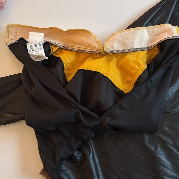 Disney Frozen 2 Anna Travel Dress Costume with Boots NEW WITHOUT TAGS - Picture 14 of 16